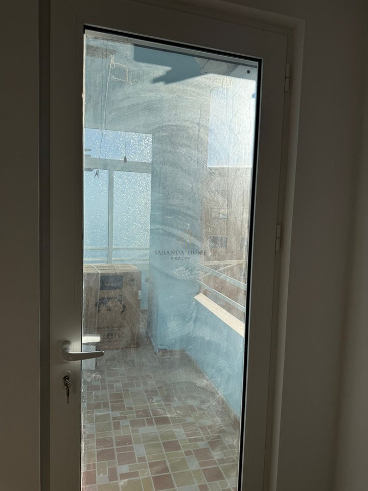 Apartament luksoz 3+1 me pamje ballore nga deti – 2 minuta nga plazhi në Sarandë!