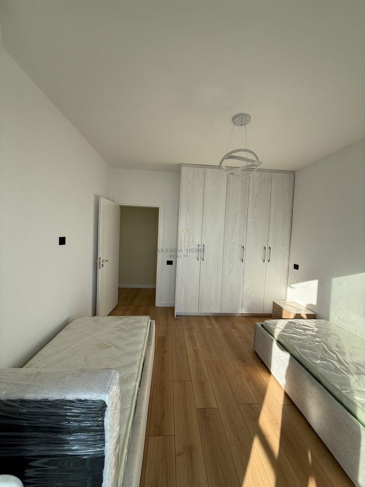 Apartament luksoz 3+1 me pamje ballore nga deti – 2 minuta nga plazhi në Sarandë!