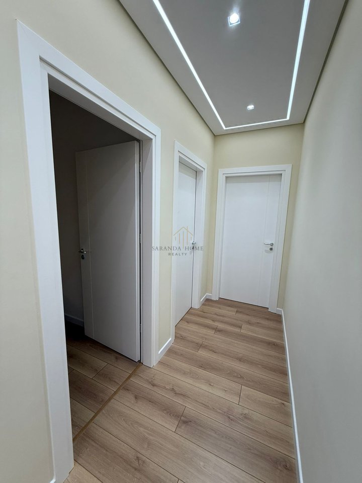 Apartament luksoz 3+1 me pamje ballore nga deti – 2 minuta nga plazhi në Sarandë!