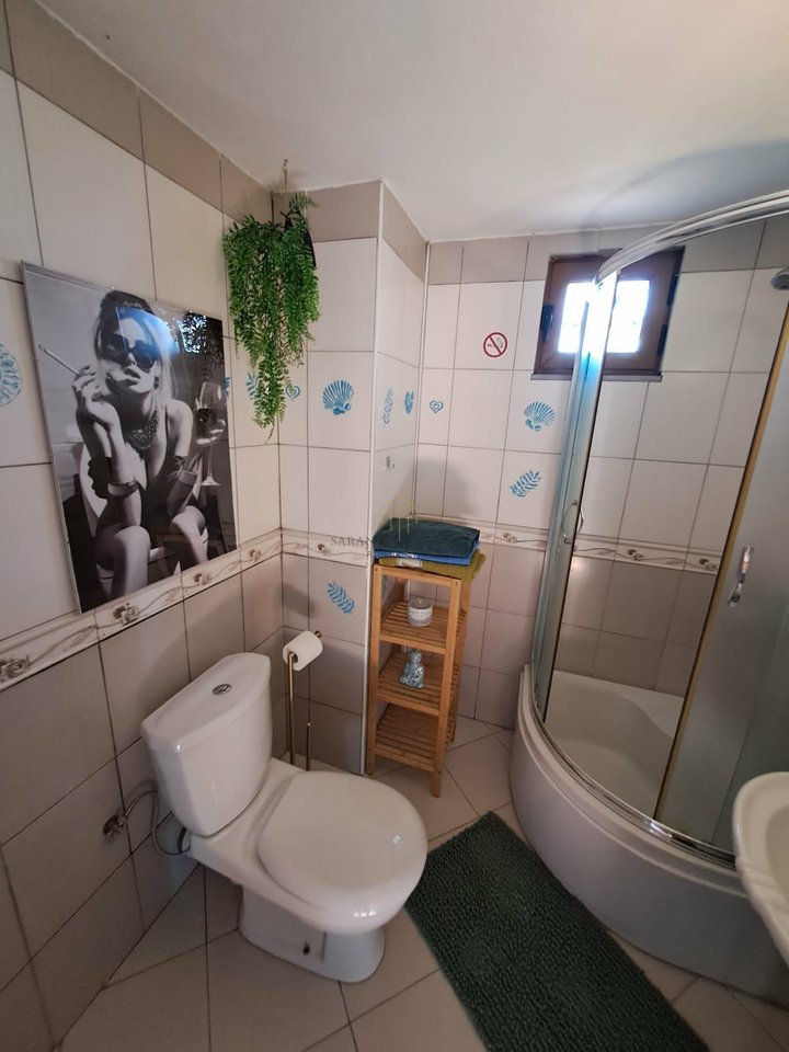 Guest House në Navaricë – Biznes Turistik Gati për Investim!