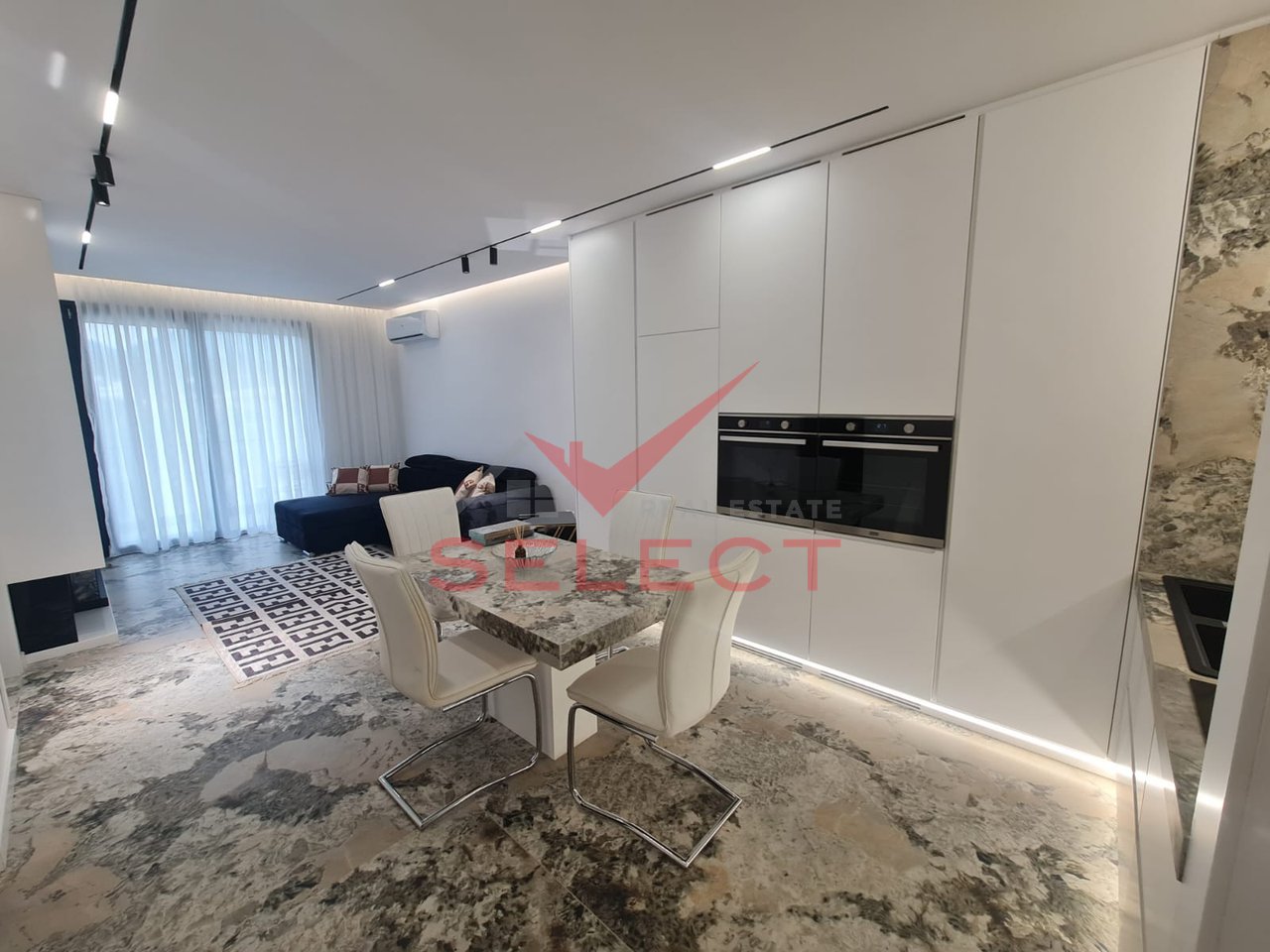 Appartamento di Lusso 1+1 in Affitto