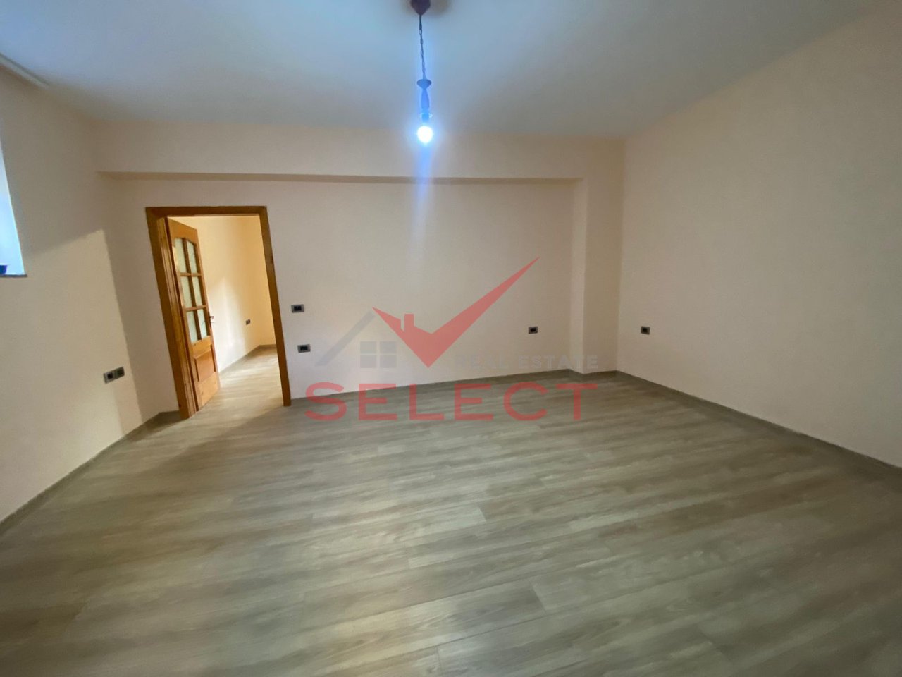 1+1 Office for Rent