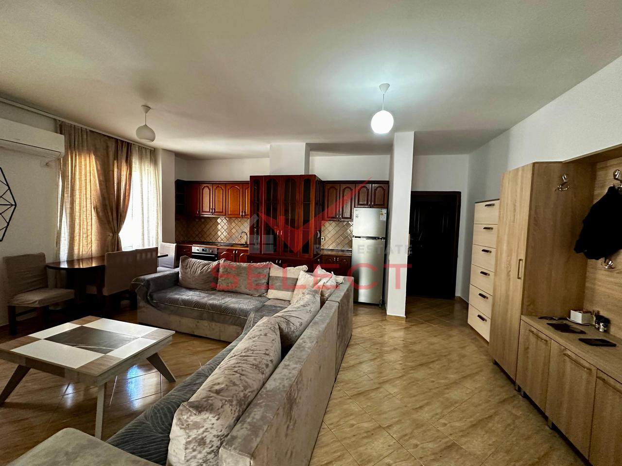 Apartament 2+1 Per Qira