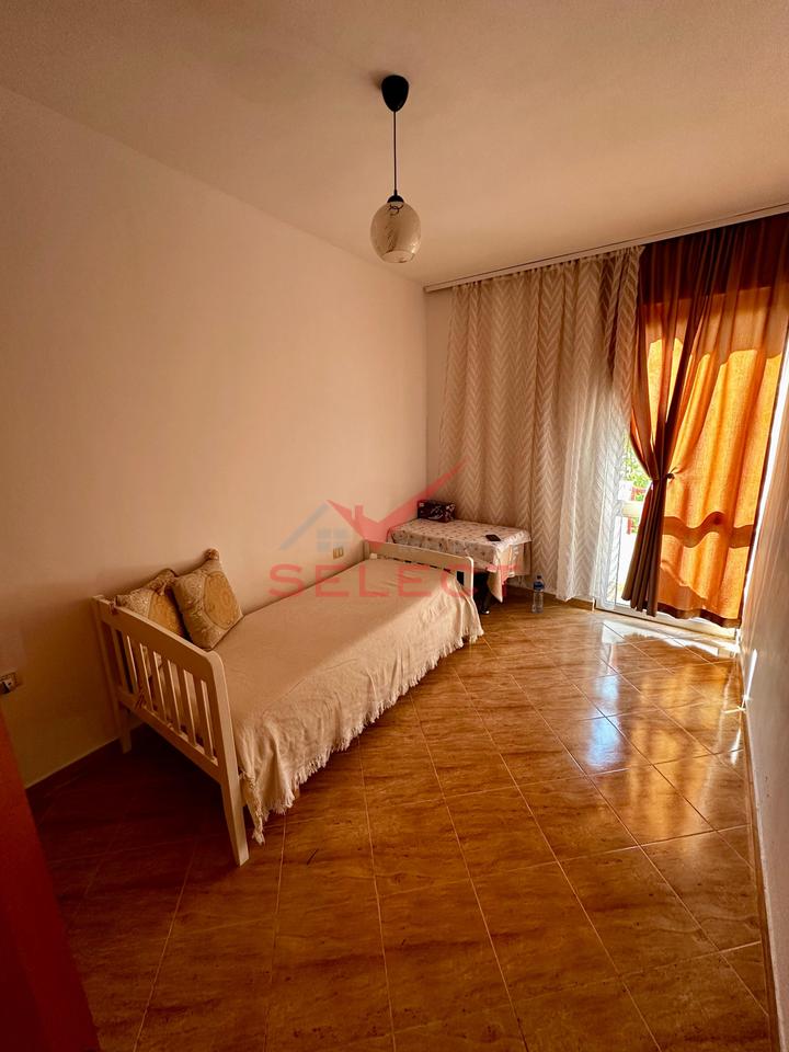 Apartament 2+1 Per Qira