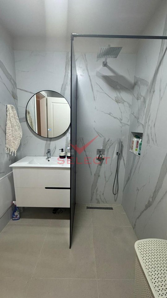 Apartament 2+1 Per Qira