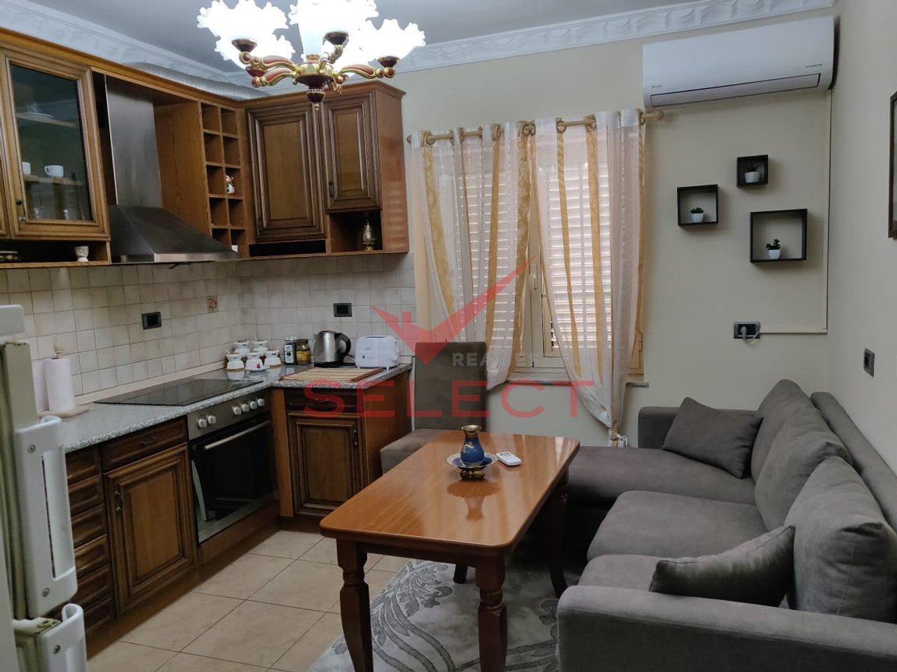 Apartament 2+1+parkim per Qira