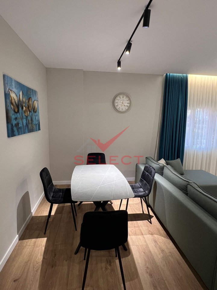 SUPER APARTAMENT 1+1 PER QIRA