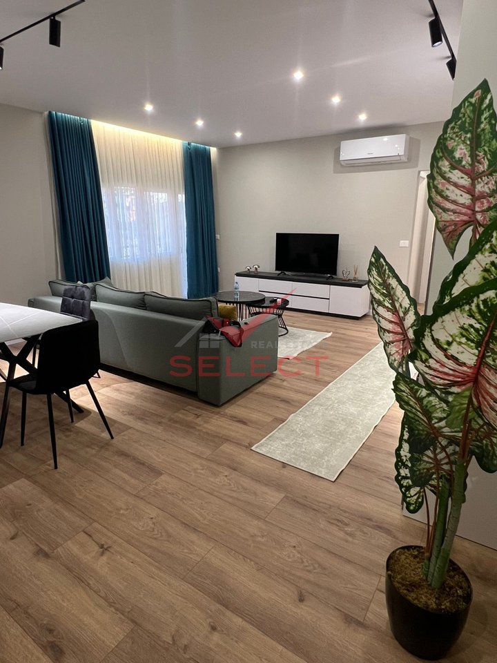 SUPER APARTAMENT 1+1 PER QIRA