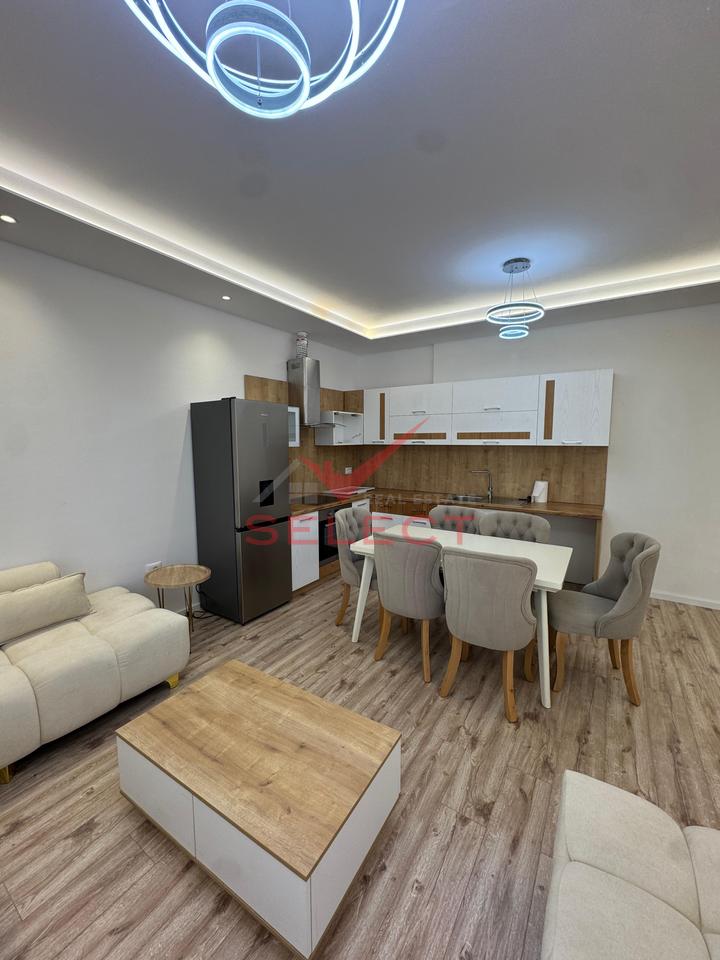 Apartament 2+1 Per Qira