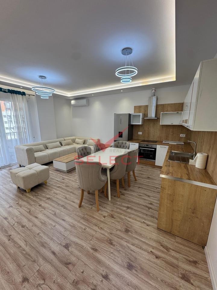 Apartament 2+1 Per Qira