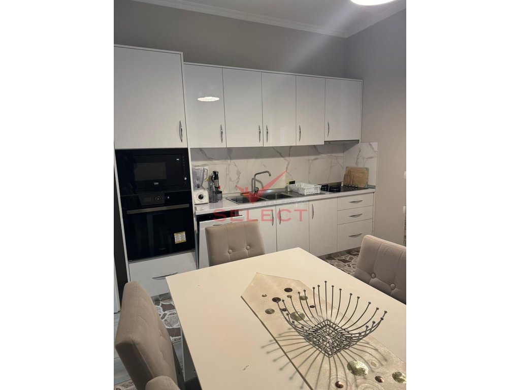 Apartament 2+1+parkim Per Qira