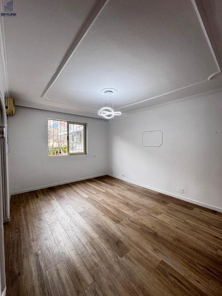 Vendesi Appartamento 1+1-Vicino al Palazzo con Freccia