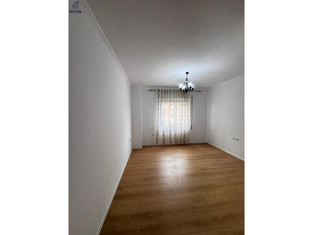 Shitet Apartament 1+1-Fresk