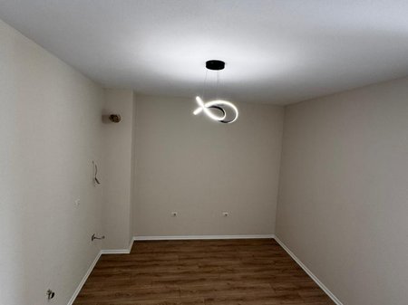 Shitet Apartament 1+1-Kompleksi Molla, Astir