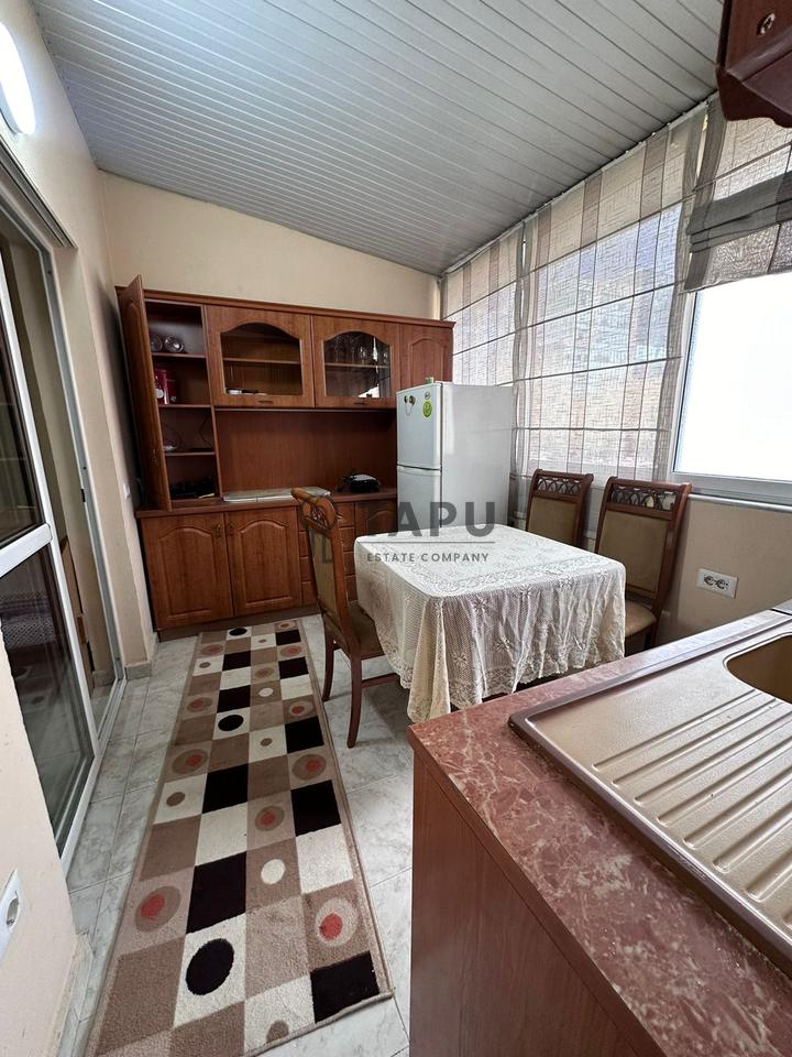 APARTAMENT ME QERA PRANË UNIVERSITETIT ZKM 🏠 Rruga Dritan Hoxha