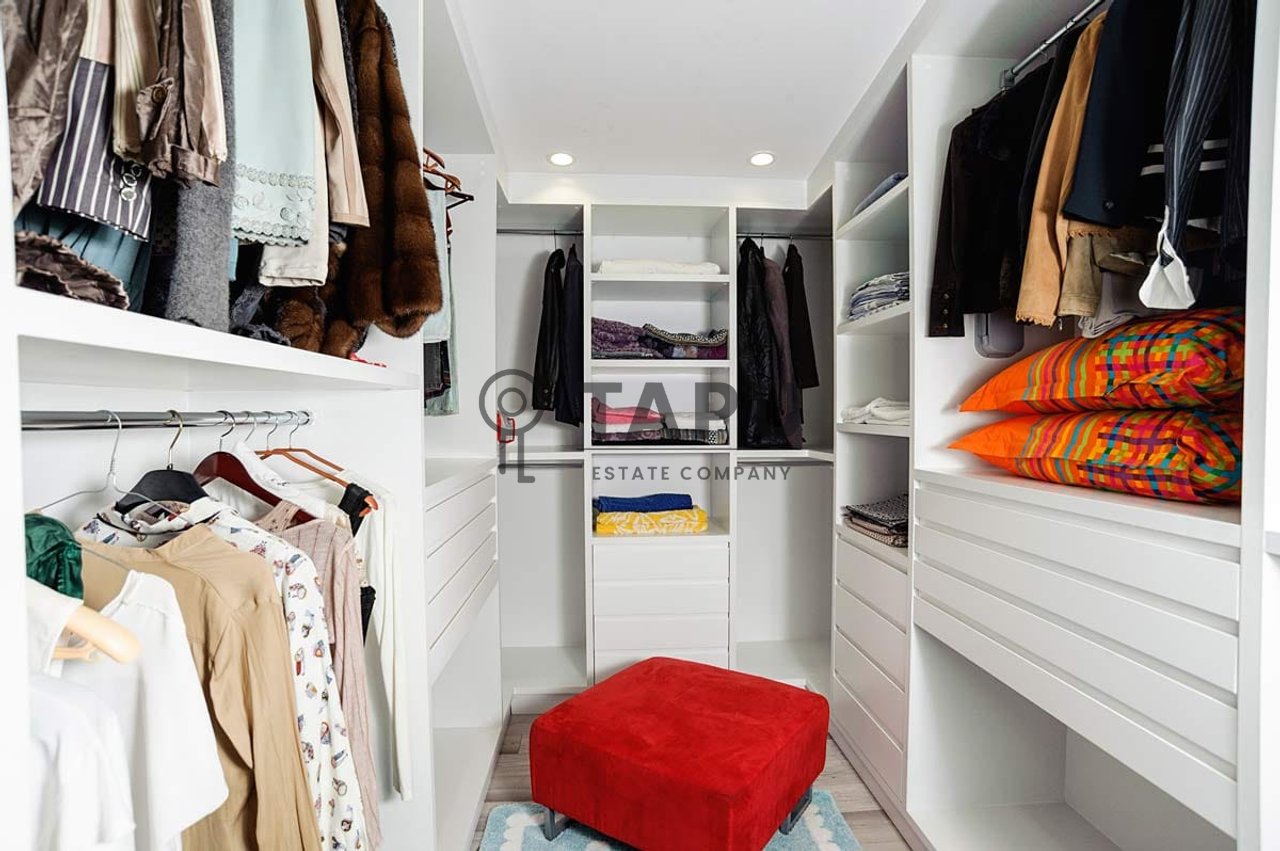 Shitet Penthouse Luksoz 2+1+2 tek Liqeni i Thatë!