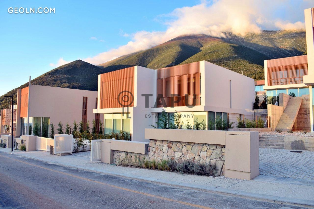 Vilë Twin për shitje në Green Coast 🌊
📍 Pozicion fantastik me pamje nga deti