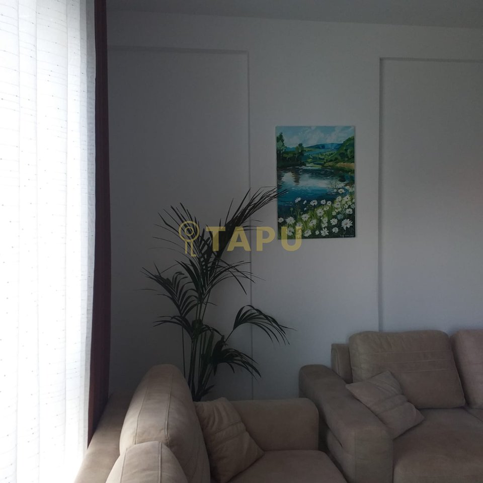 Jepet me qera apartament 2+1 + parkim në Univers City