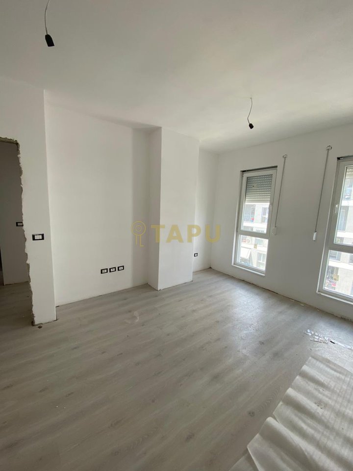 SHITET APARTAMENT 2+1 TEK UNIVERS CITY – GODINA 3 (PROGGEN)