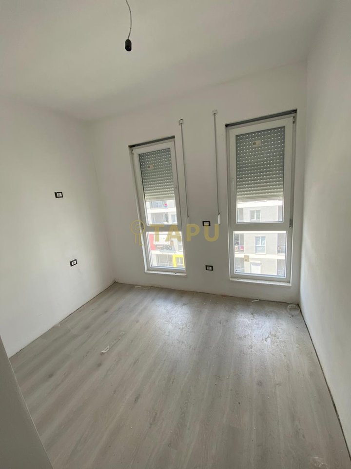 SHITET APARTAMENT 2+1 TEK UNIVERS CITY – GODINA 3 (PROGGEN)