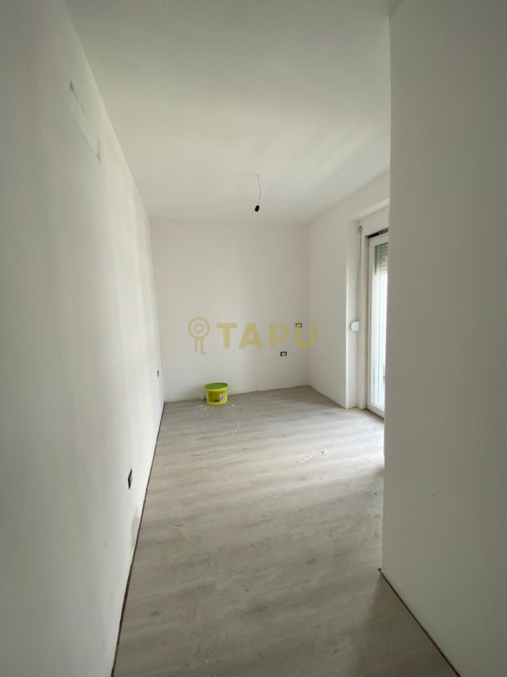 SHITET APARTAMENT 2+1 TEK UNIVERS CITY – GODINA 3 (PROGGEN)