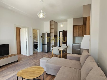  Apartament 1+1 me qira + Post Parkimi – Paskuqan, pranë Karburantit Ahmati