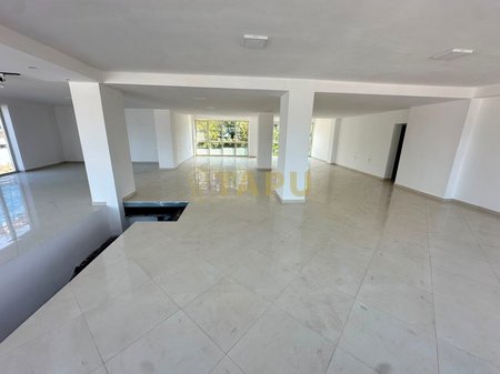 Ambient Duplex me qira për Zyra – Stacioni i Trenit
