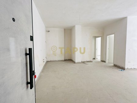 🏡 Apartament 2+1 në shitje + Post Parkimi – Pranë Shkollës së Kuqe