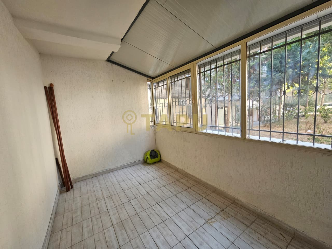 JEPET ME QERA APARTAMENT 2+1 – ALI DEMI (TEK POSTA)