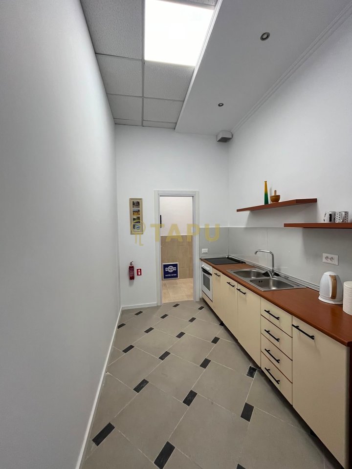 🏡 Apartment 1+1 for rent in the Center of Tirana –60,000 leke, Premium location!