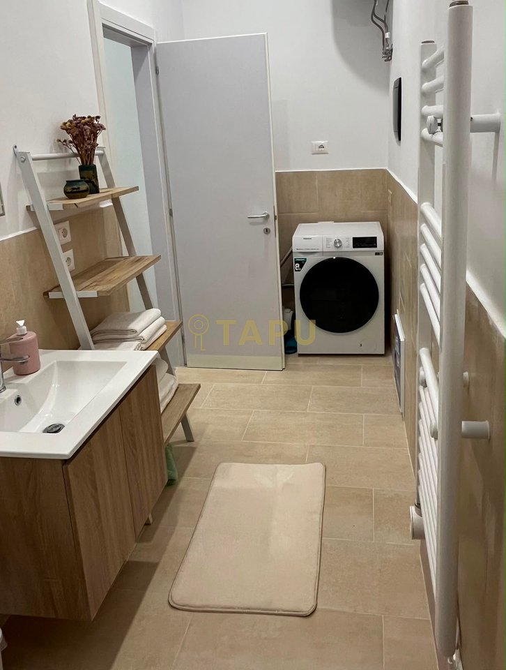 🏡 Apartment 1+1 for rent in the Center of Tirana –60,000 leke, Premium location!