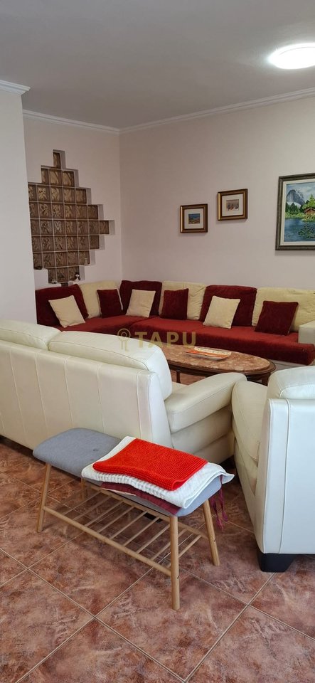 Jepet me Qira Apartament 3+1 – Ura Vasil Shanto, Tiranë 90,000 leke