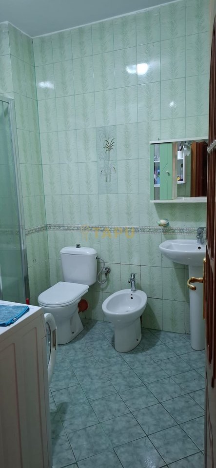 Jepet me Qira Apartament 3+1 – Ura Vasil Shanto, Tiranë 90,000 leke