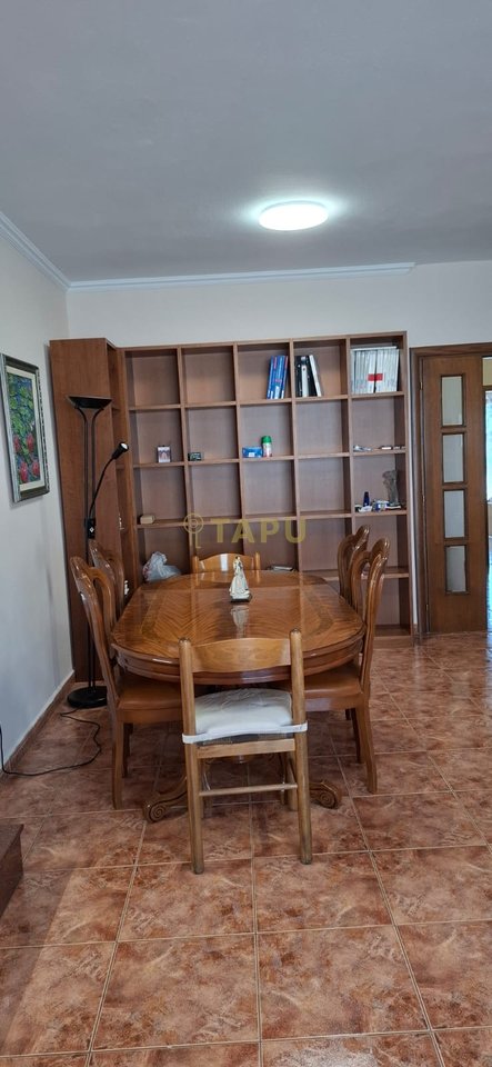 Jepet me Qira Apartament 3+1 – Ura Vasil Shanto, Tiranë 90,000 leke
