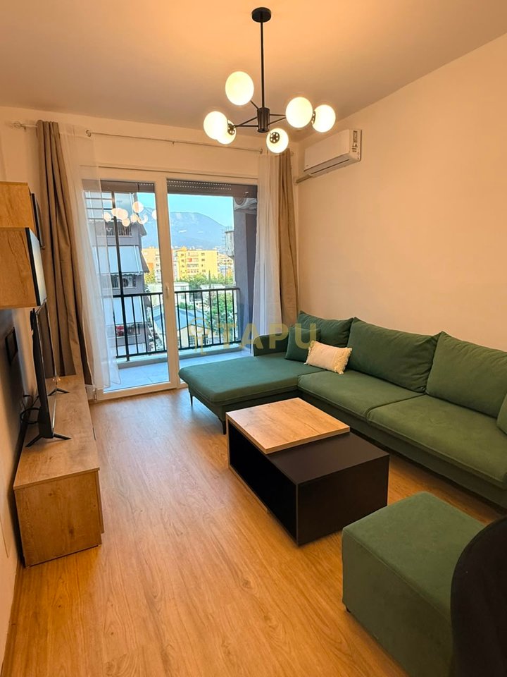 Jepet me qira apartament 1+1 në Rrugën 5 Maji -55,000 leke