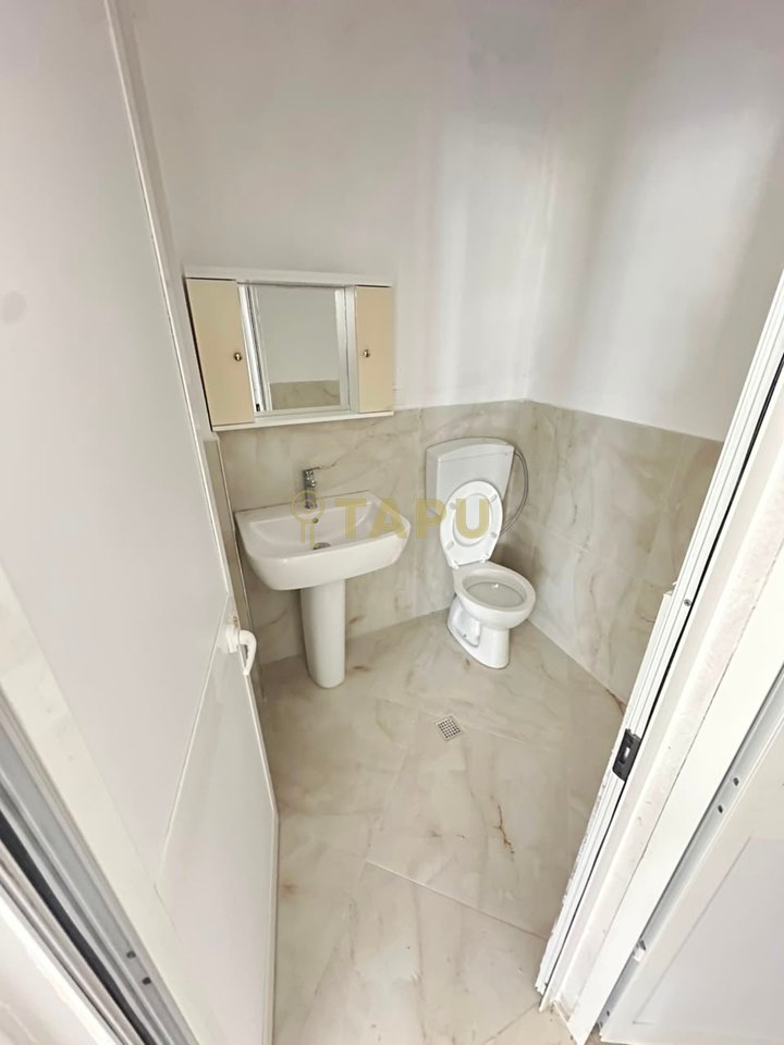 Ambient Duplex me qira për Zyra – Stacioni i Trenit