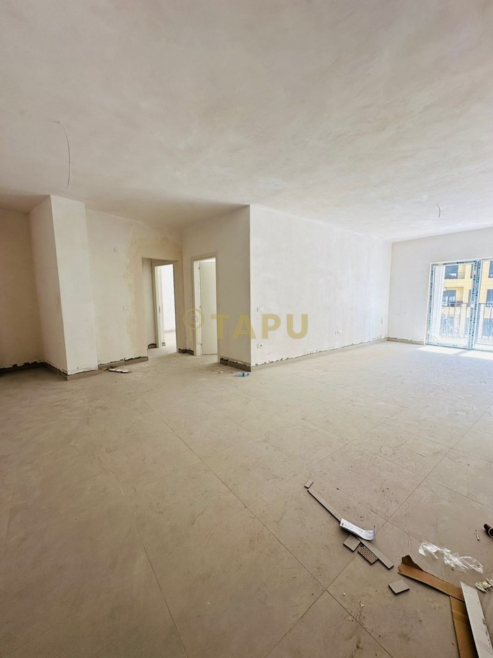 🏡 Apartament 2+1 në shitje + Post Parkimi – Pranë Shkollës së Kuqe