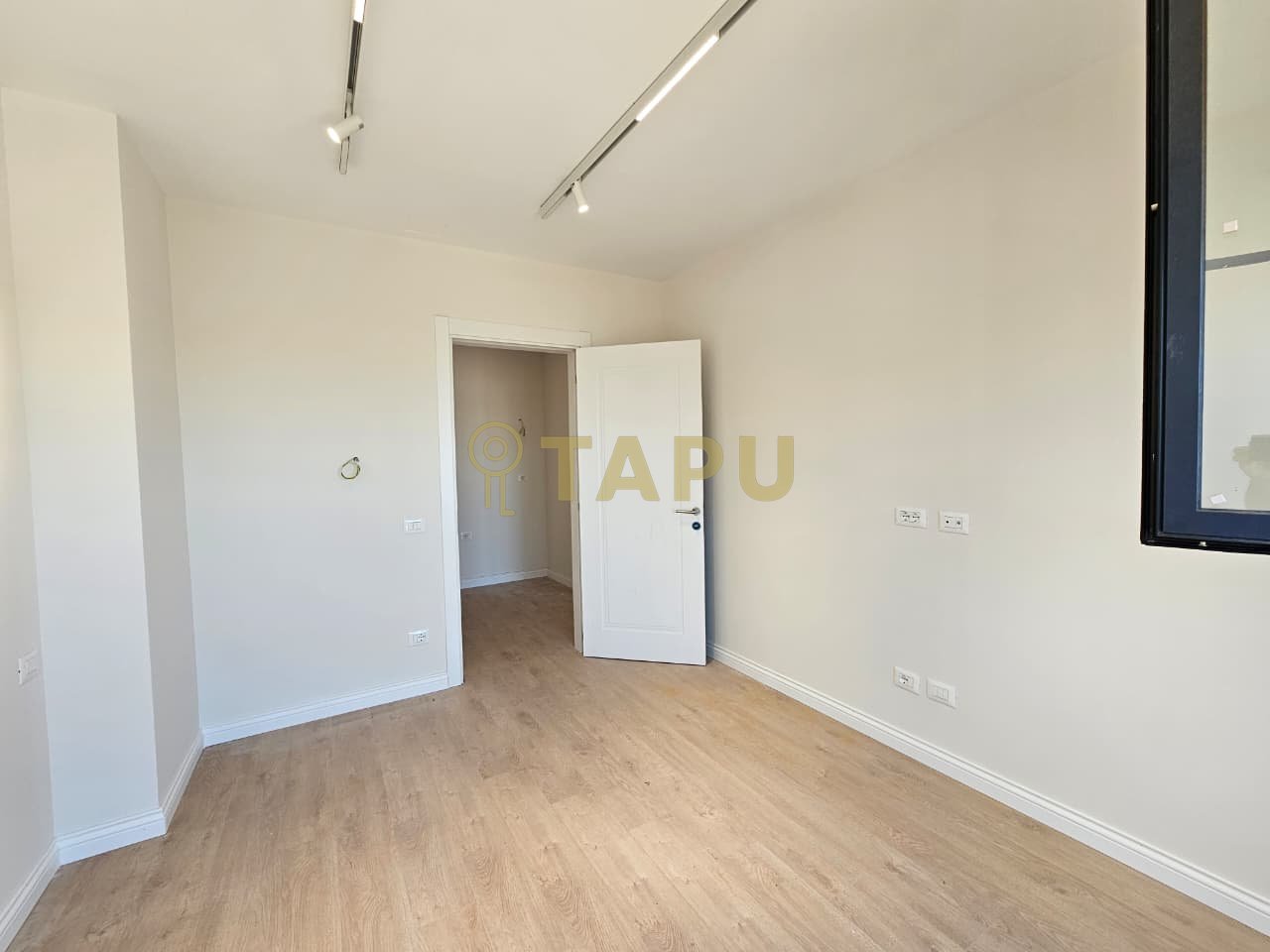 🏡 Apartament 2+1 në shitje + Depo – Bulevardi i Ri
