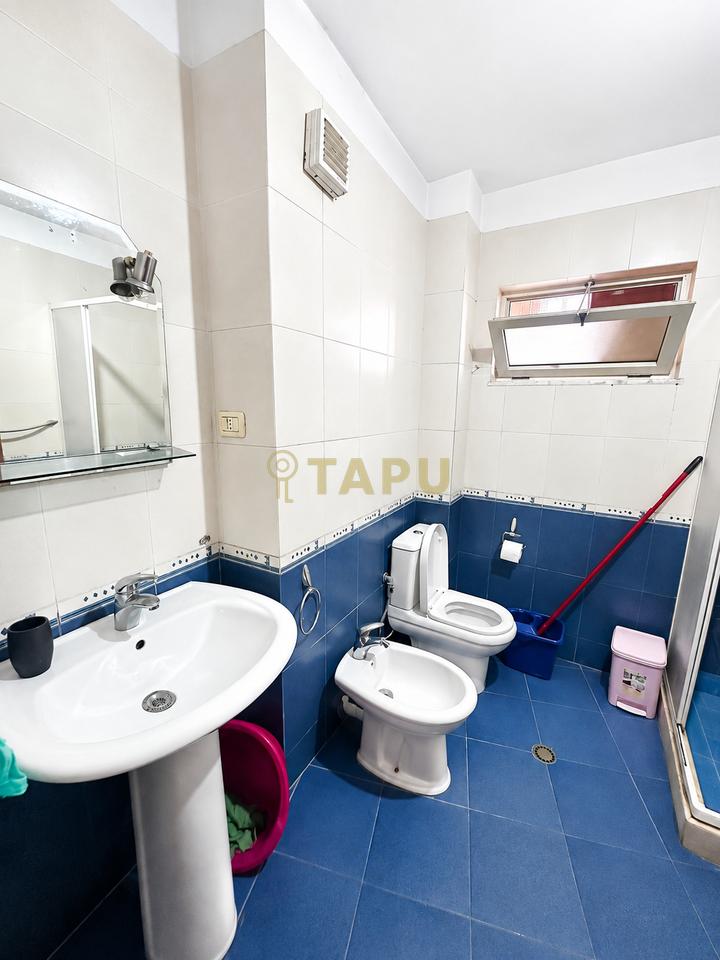 🏡 Appartamento 1+1 in affitto – Di fronte alla Moschea di Namazgjasë