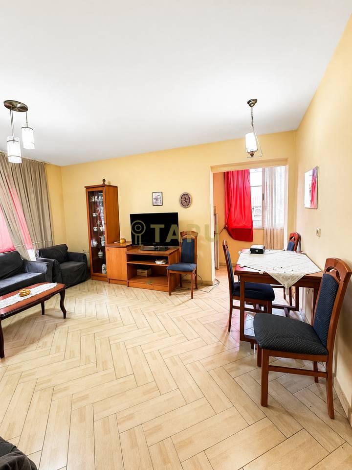 🏡 Appartamento 1+1 in affitto – Di fronte alla Moschea di Namazgjasë