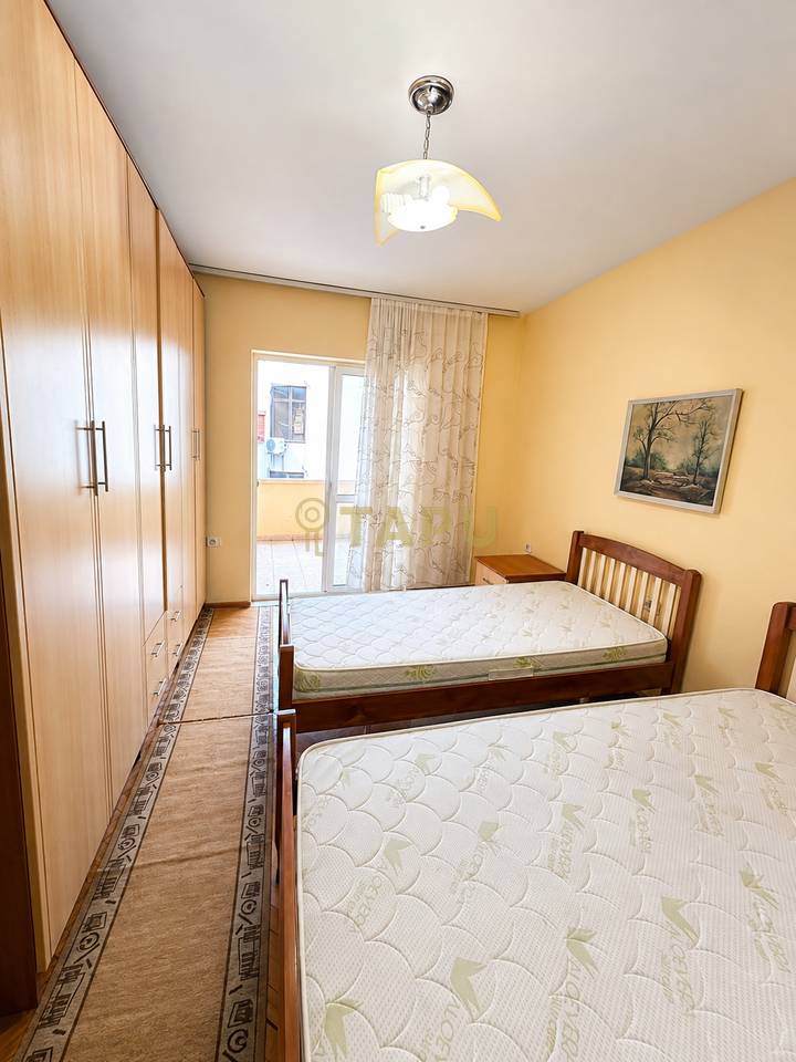 🏡 Appartamento 1+1 in affitto – Di fronte alla Moschea di Namazgjasë
