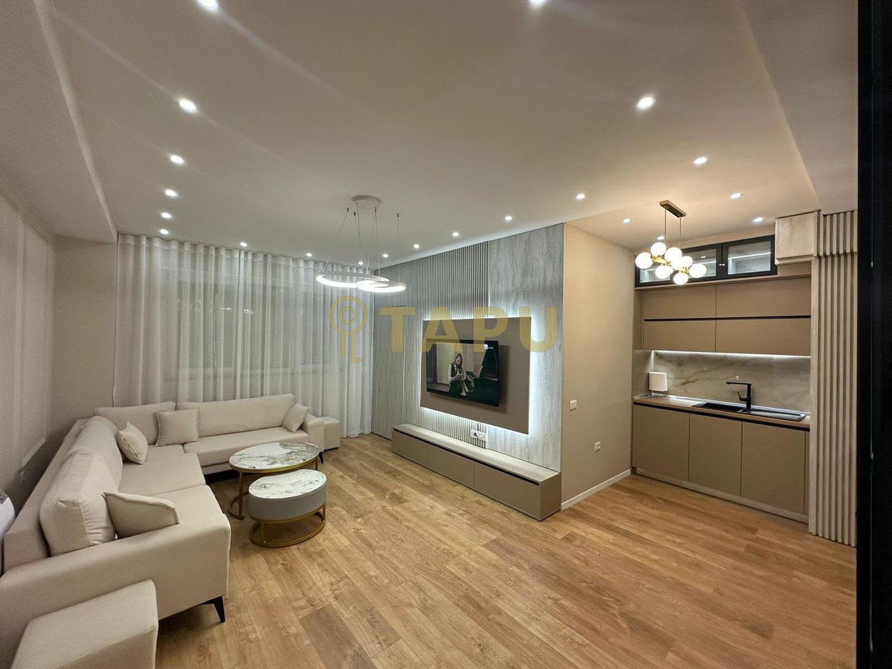 🏡 Luxury apartment 2+1+2 for rent – Pazari i Ri / Red School