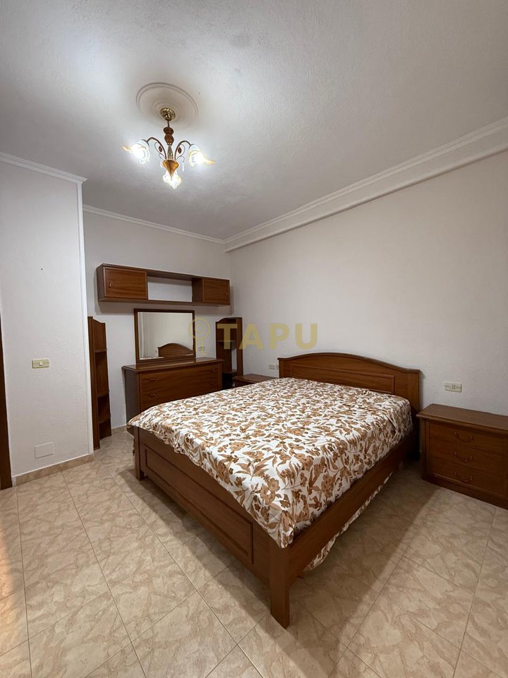 🏡 Apartament 2+1+2 me qira – Tirana e Re