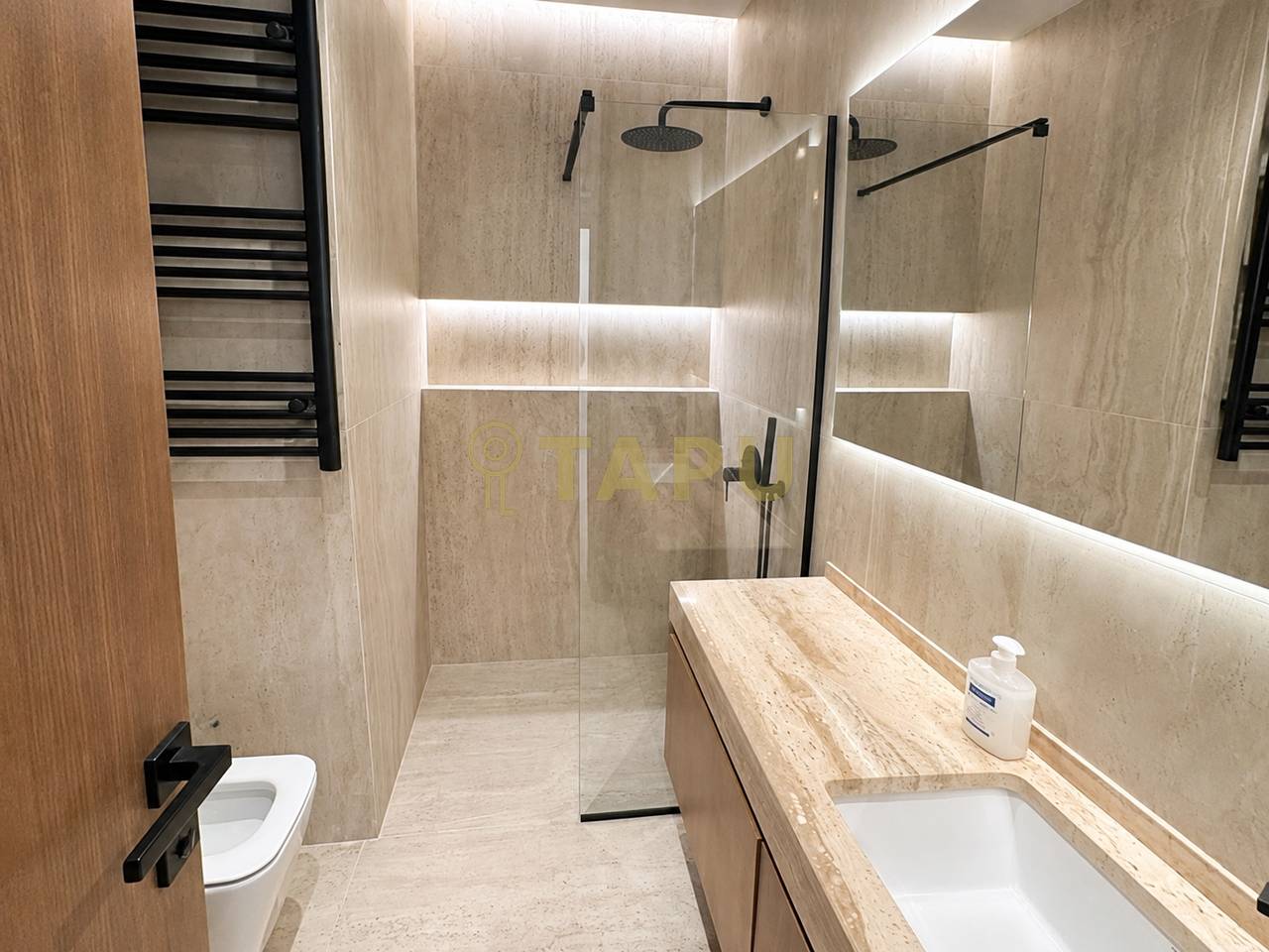 🏡 Apartament 2+1+2 me qira – Xhamllik, pas Kafe Oslo