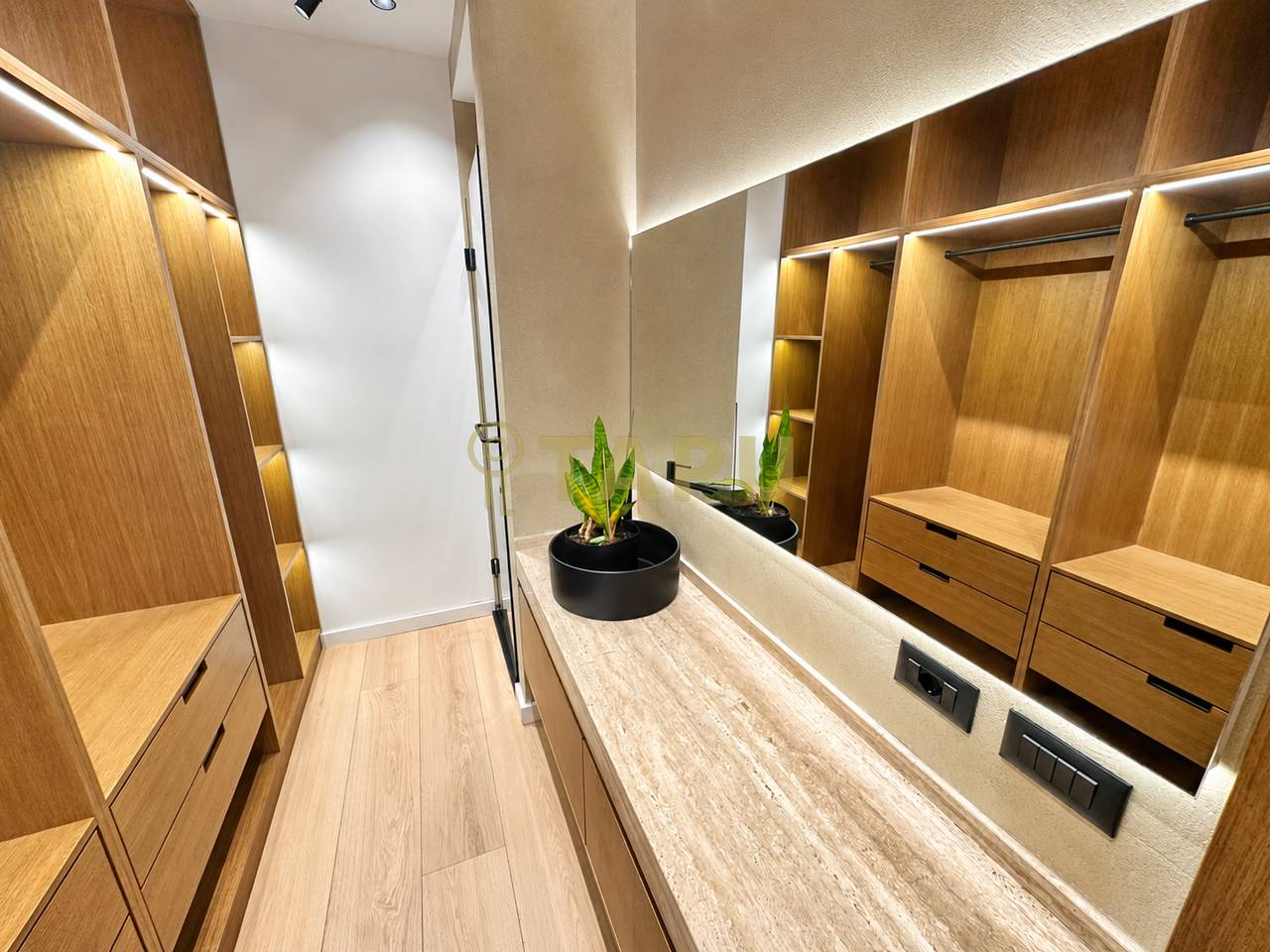 🏡 Apartament 2+1+2 me qira – Xhamllik, pas Kafe Oslo