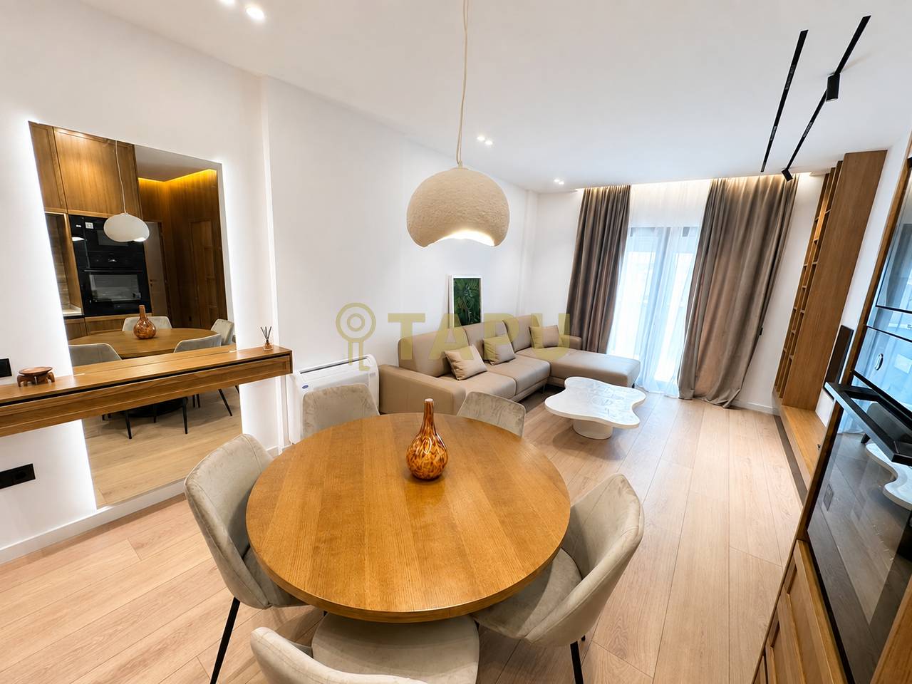 🏡 Apartament 2+1+2 me qira – Xhamllik, pas Kafe Oslo