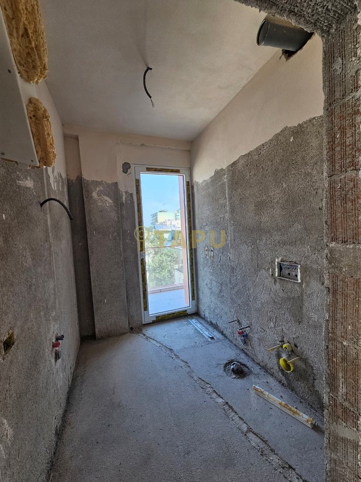 🏡 Apartament 3+1+2 në shitje – Bllok