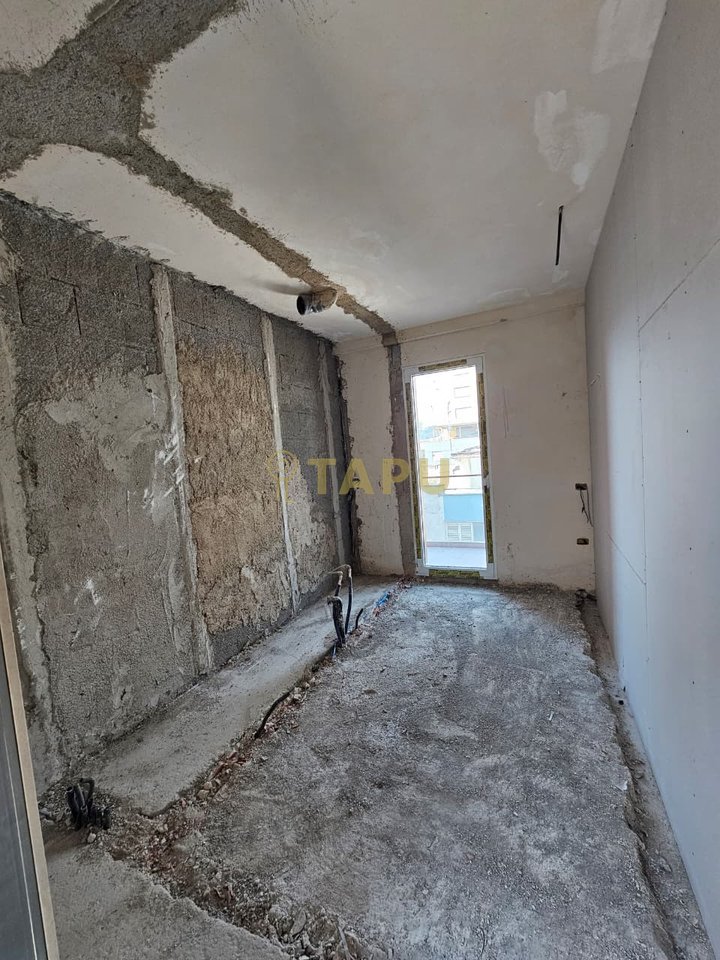 🏡 Apartament 3+1+2 në shitje – Bllok