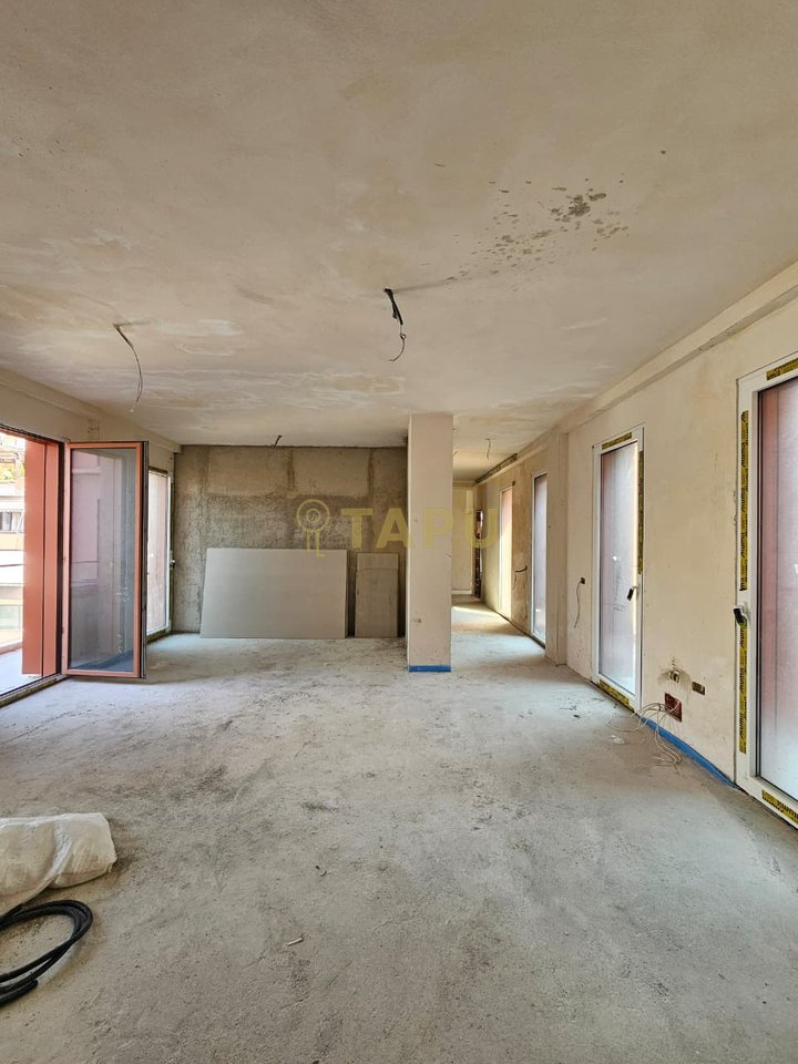 🏡 Apartament 3+1+2 në shitje – Bllok