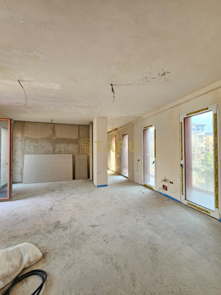 🏡 Apartament 3+1+2 në shitje – Bllok